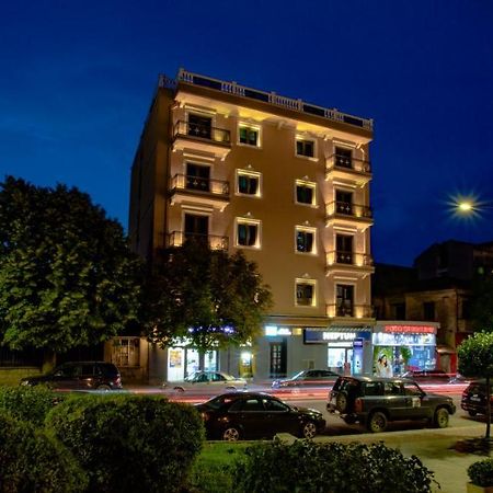 Christi'S Hotel Borova Korce Ngoại thất bức ảnh