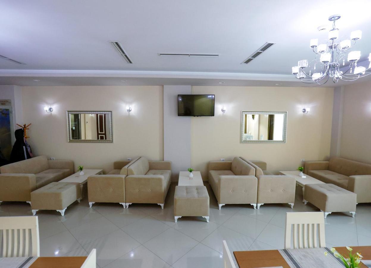 Christi'S Hotel Borova Korce Ngoại thất bức ảnh