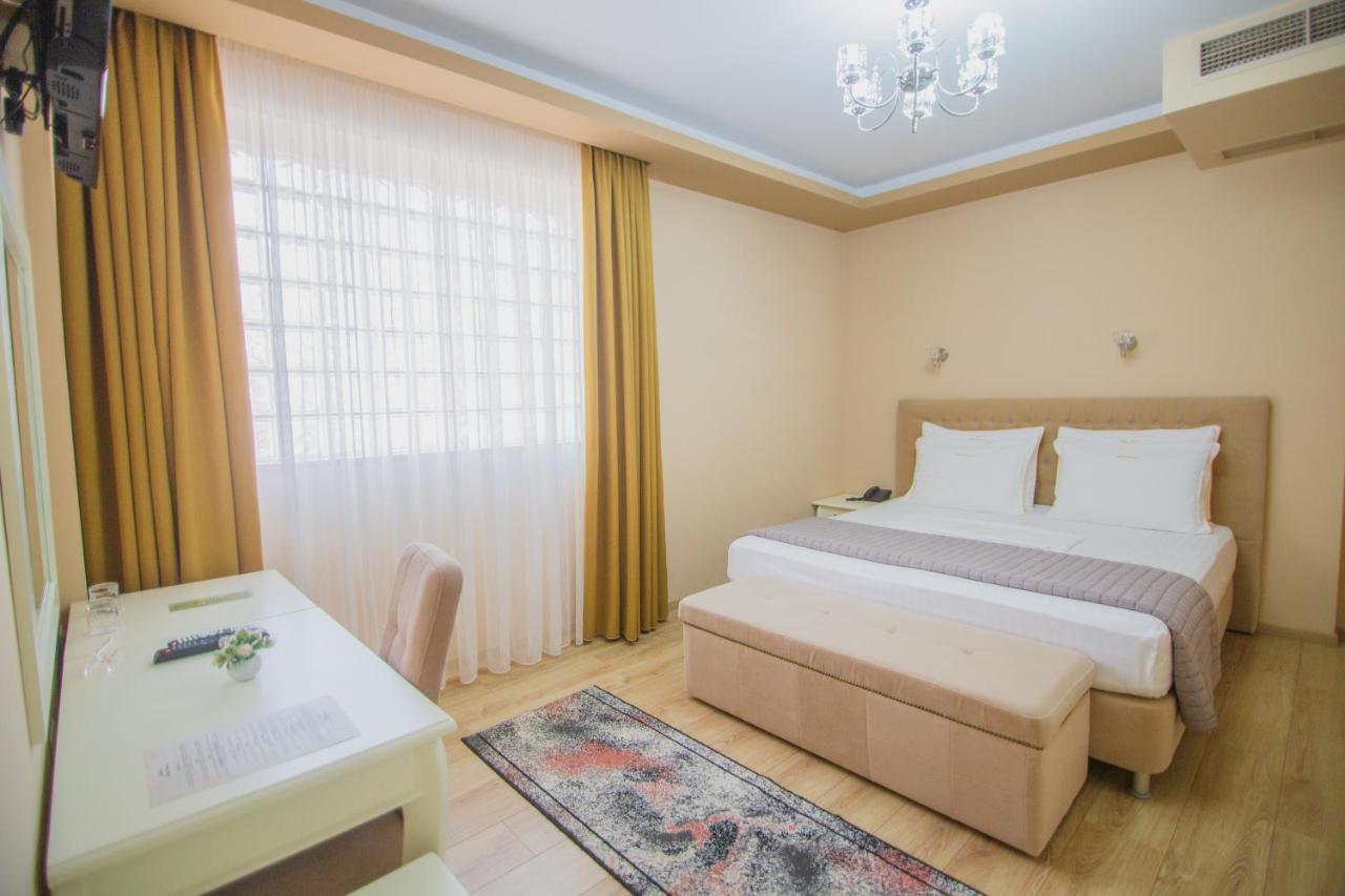 Christi'S Hotel Borova Korce Ngoại thất bức ảnh