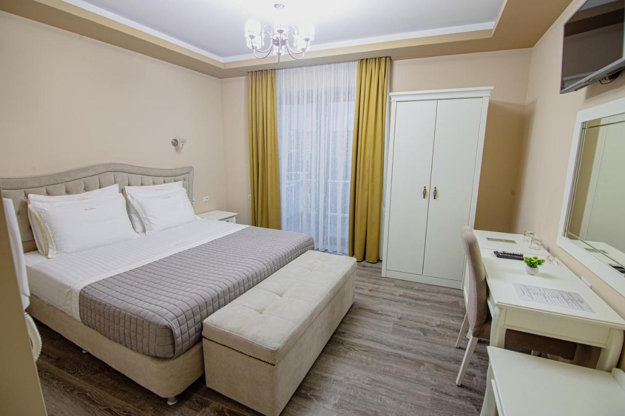 Christi'S Hotel Borova Korce Ngoại thất bức ảnh