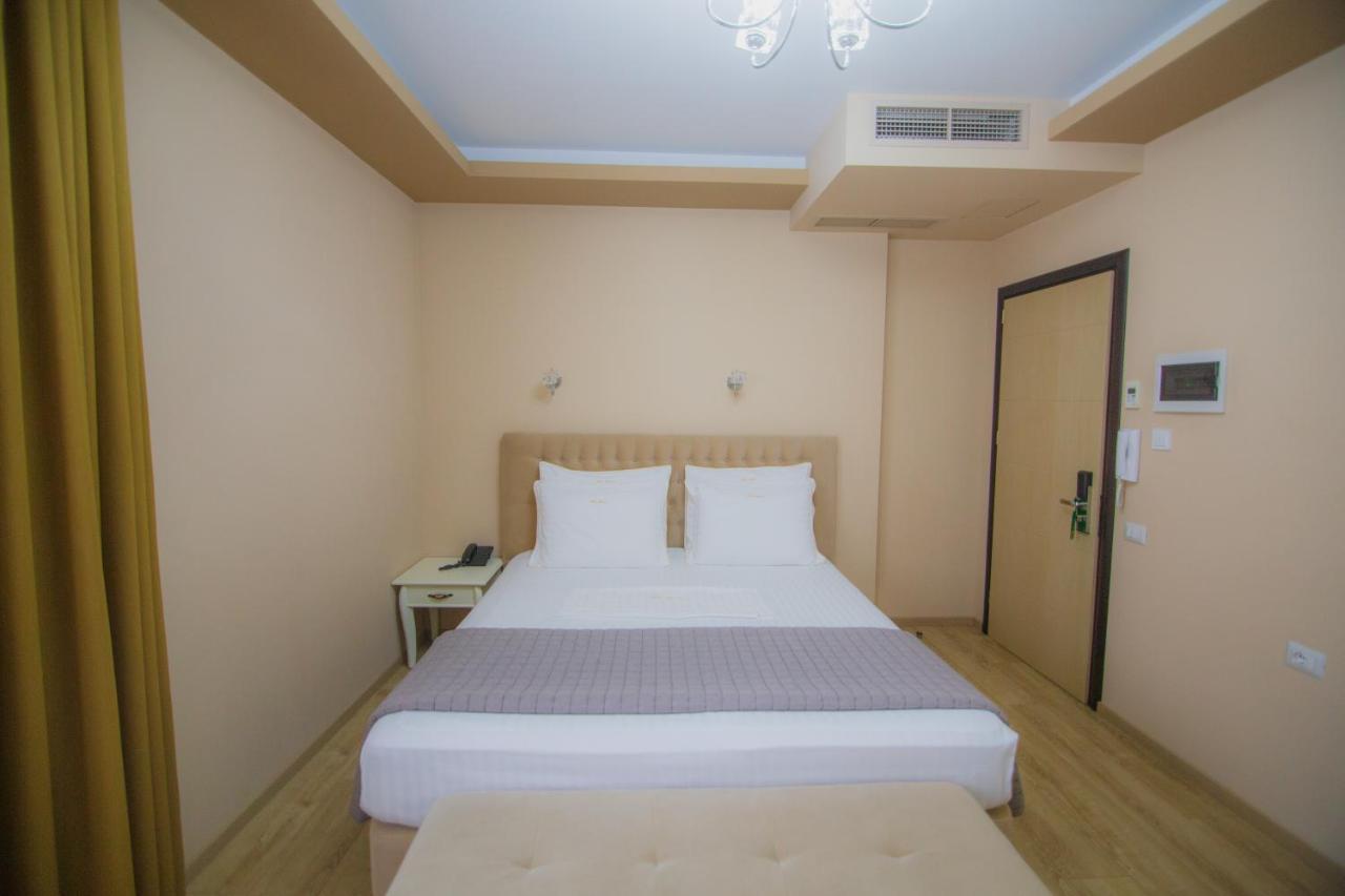 Christi'S Hotel Borova Korce Ngoại thất bức ảnh