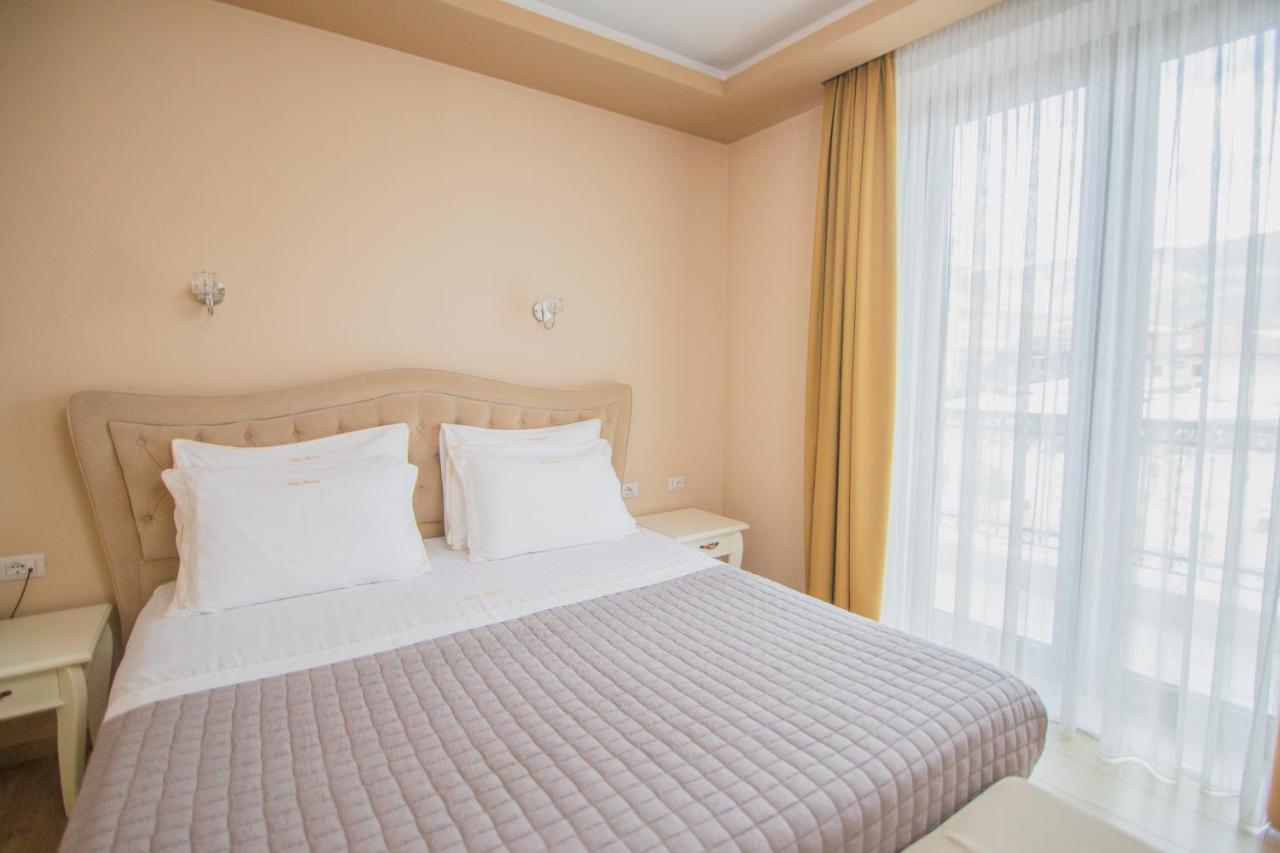 Christi'S Hotel Borova Korce Ngoại thất bức ảnh