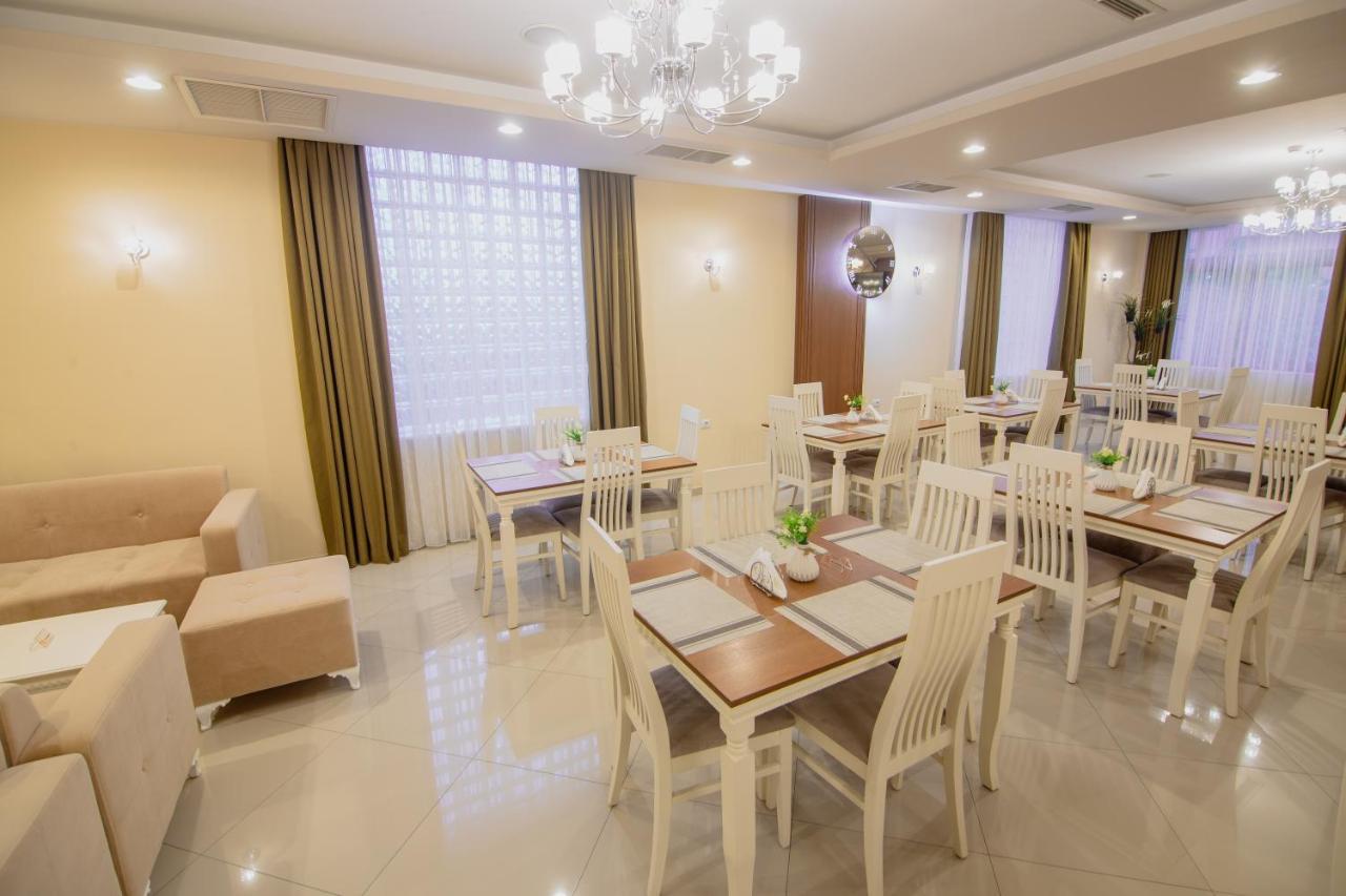 Christi'S Hotel Borova Korce Ngoại thất bức ảnh