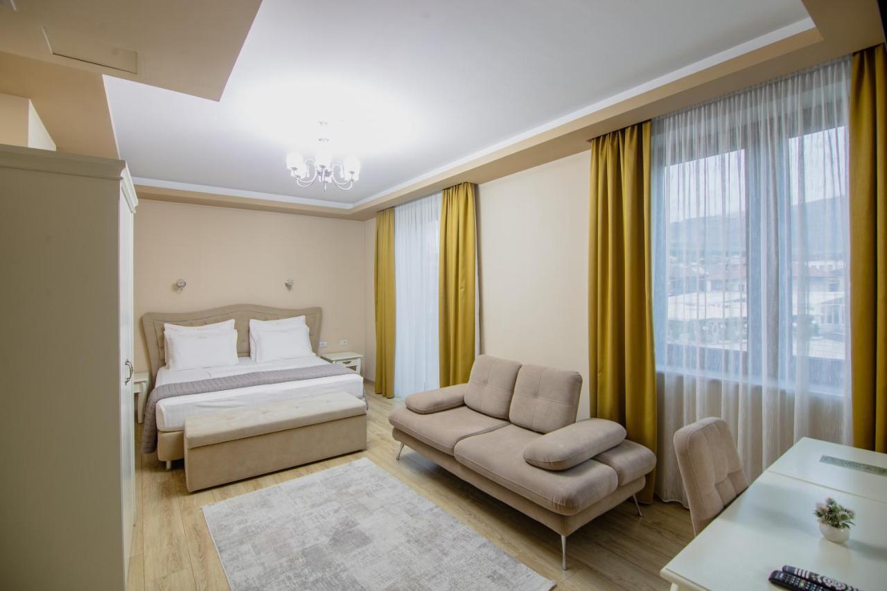 Christi'S Hotel Borova Korce Ngoại thất bức ảnh