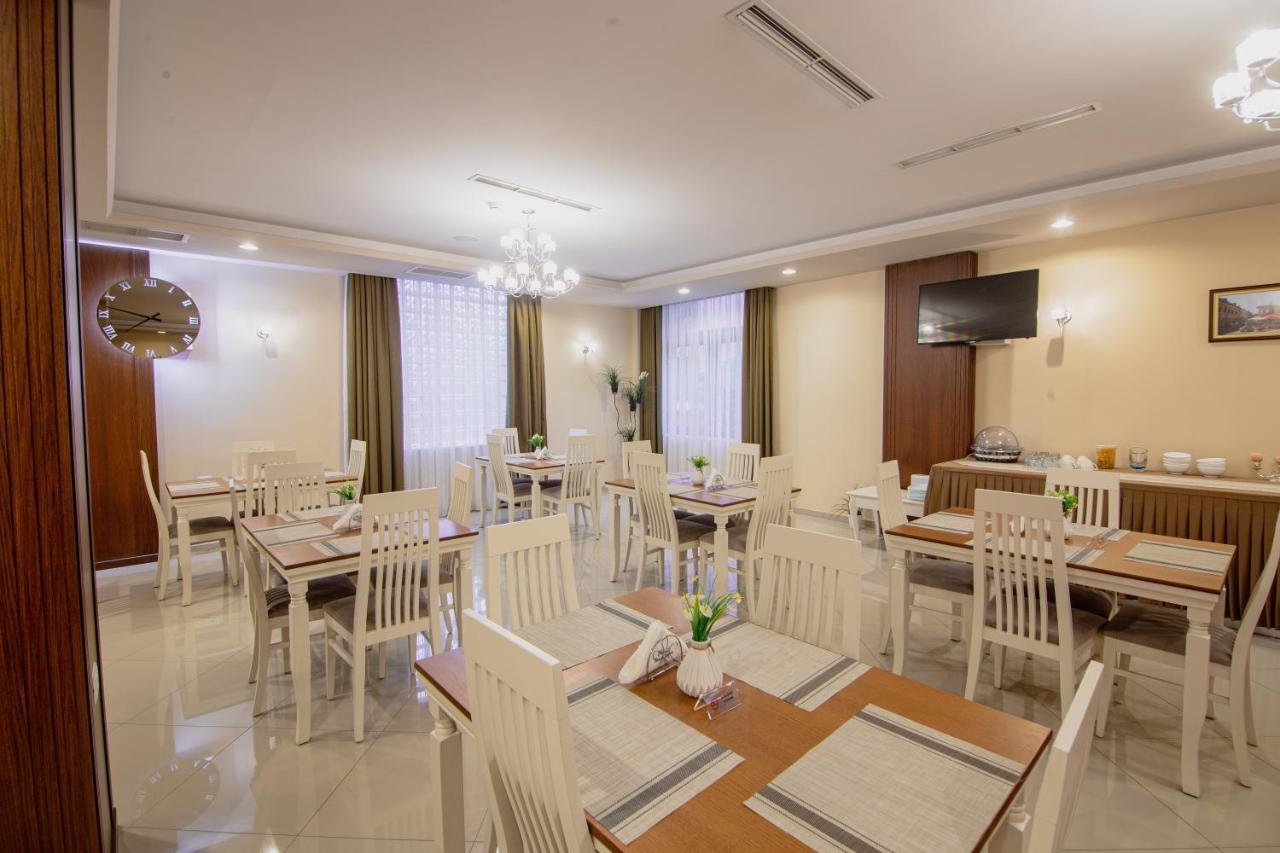 Christi'S Hotel Borova Korce Ngoại thất bức ảnh